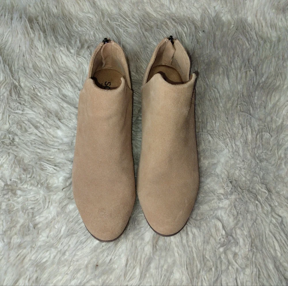 New Softwalk Rylee Bootie Size 7.5M